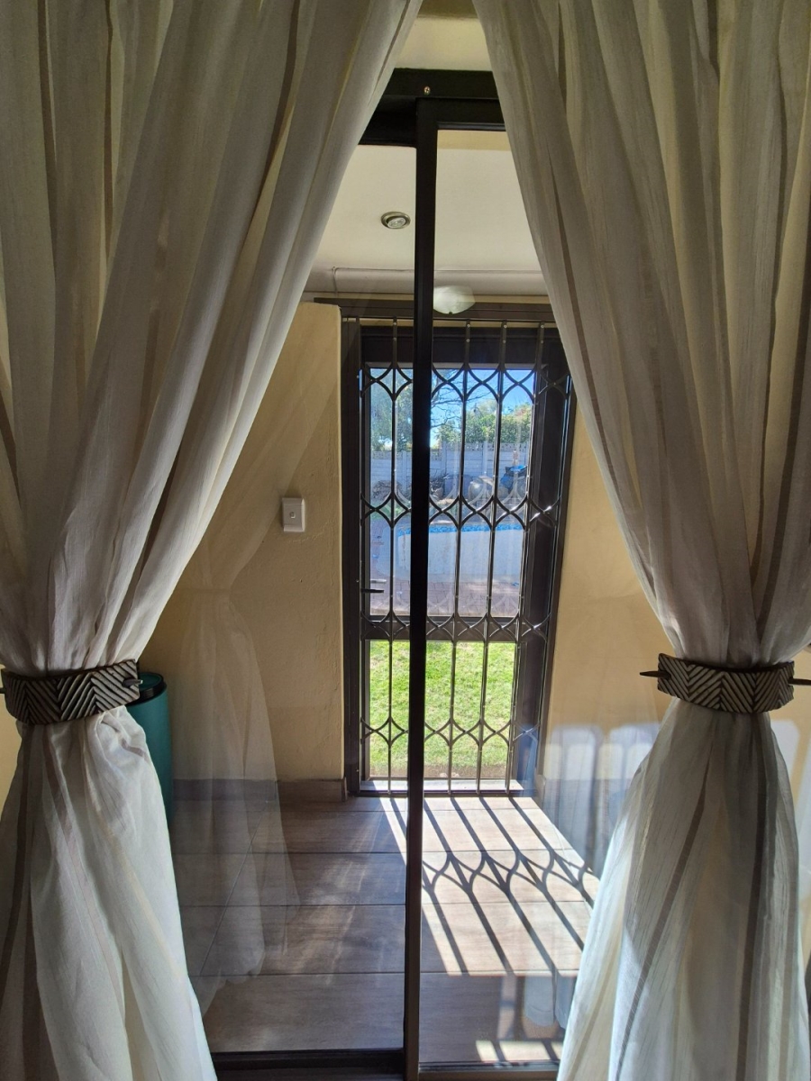 To Let 4 Bedroom Property for Rent in Universitas Ridge Free State